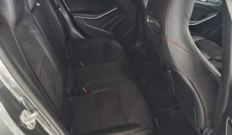 2017 Mercedes-Benz GLA 200d Auto full
