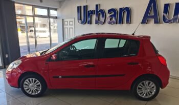 2011 Renault Clio full