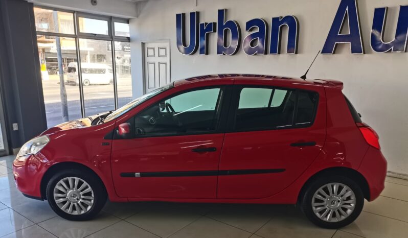 2011 Renault Clio full