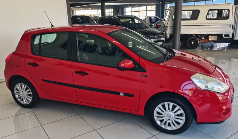 2011 Renault Clio full
