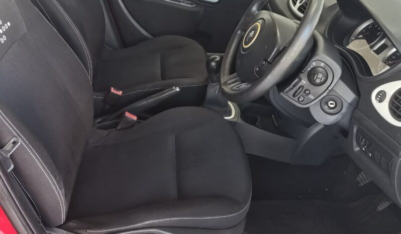 2011 Renault Clio full